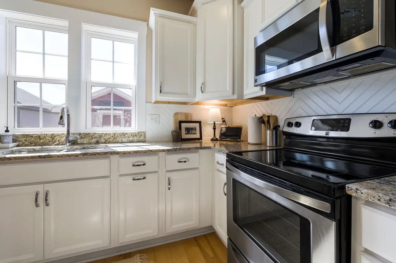 Cabinet Staining in New York